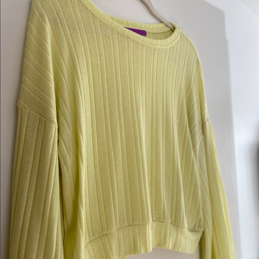 yellow sweater!!